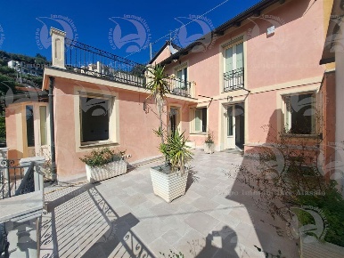 Foto Appartamento a Alassio Via Solva, Santa Croce di 124 m² con 4 locali