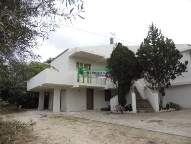 Foto Villa unifamiliare a Santa Croce Camerina di 650 m² con 16 locali