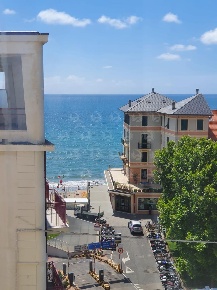 Foto Appartamento in Via Guglielmo Marconi, Alassio di 110 m² con 4 locali
