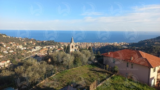 Foto Appartamento a Alassio di 90 m² con 4 locali in vendita