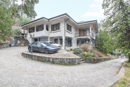 Foto Villa unifamiliare in VIA PRIVATA D'ADDA, Inverigo Centro di 620 m²