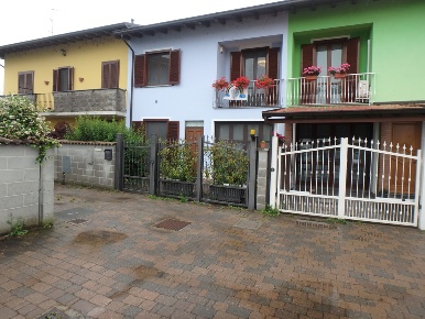Foto Villa a schiera a Gambolò di 160 m² con 4 locali in vendita