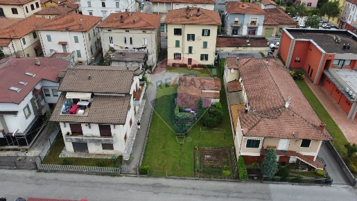 Foto Appartamento in Via della Repubblica, Barga Fornaci Di Barga di 132 m²