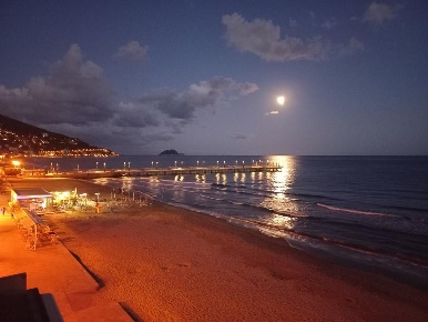 Foto Appartamento in Vico Bassi, Alassio Centro di 85 m² con 3 locali