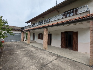 Foto Villa unifamiliare in VIA GALLINI, Broni di 190 m² con 6 locali