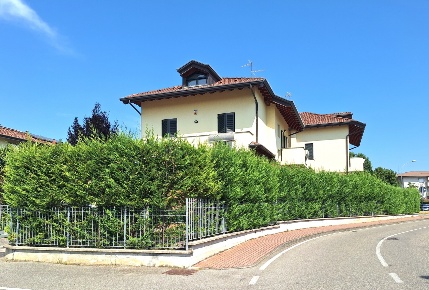 Foto Villa unifamiliare in Via Falcone e Borsellino, Pessano con Bornago