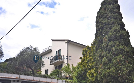 Foto Appartamento in Via B. Gazzoli, Lerici Pugliola, Solaro di 100 m²