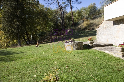 Foto Villa singola in via di montevarchi, Cavriglia di 425 m² con 15 locali