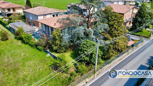 Foto Villa singola a Castelli Calepio Centro di 295 m² con 8 locali