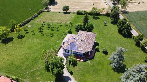 Foto Villa singola in VIA POLLINI, Traversetolo di 290 m² con 4 locali
