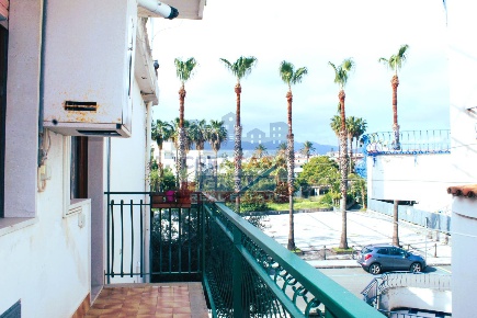 Foto Appartamento in via Teocle, Giardini-Naxos Centro di 63 m² in vendita