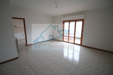 Foto Appartamento in VIA SANTA LUCIA, Folignano di 100 m² con 4 locali