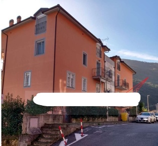 Foto Appartamento in Via Luigi Cozzani 30, La Spezia di 112 m² con 6 locali