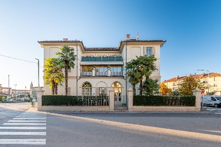 Foto Appartamento in Piazza Mazzini, Racconigi Centro di 281 m² in vendita