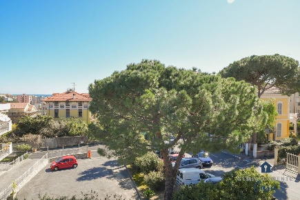 Foto Villa singola a Loano Centro di 180 m² con 8 locali in vendita