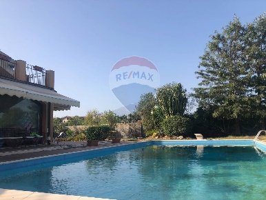 Foto Villa singola in Via Giovanni Verga, Sant'Agata li Battiati di 379 m²