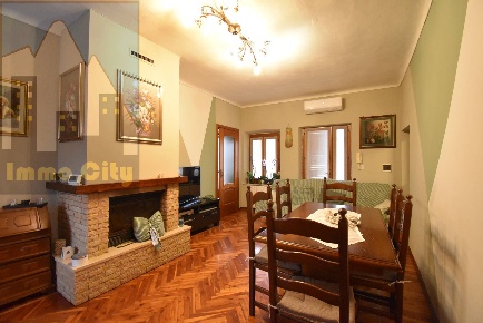 Foto Appartamento in Piazza Bartolomeo Muzzone, Racconigi Centro di 90 m²