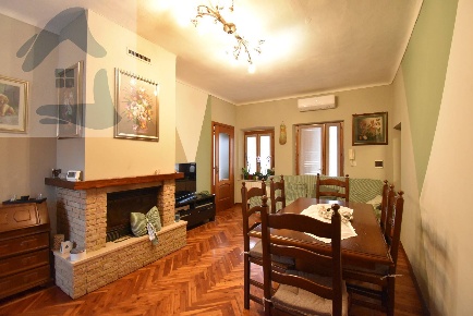 Foto Appartamento in Piazza Bartolomeo Muzzone, Racconigi Centro di 90 m²