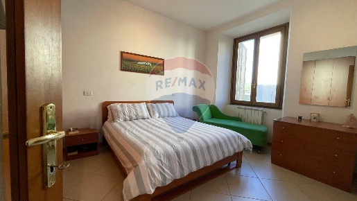 Foto Appartamento a Barga Centro di 105 m² con 5 locali in vendita