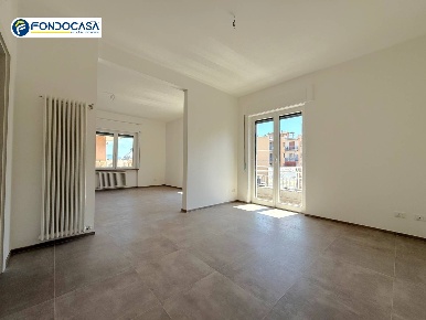 Foto Appartamento in Via Aurelia, Loano Centro di 120 m² con 5 locali
