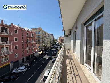 Foto Appartamento in Via Aurelia, Loano Centro di 120 m² con 5 locali