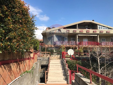 Foto Villa unifamiliare in via san michele arcangelo, di 210 m² in vendita
