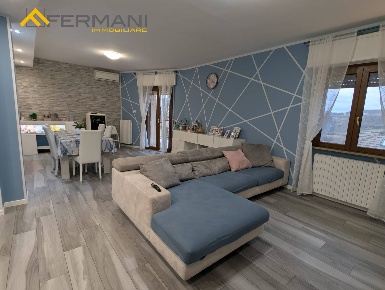 Foto Appartamento a Folignano Centro di 230 m² con 4 locali in vendita