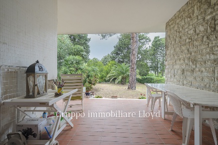 Foto Villa unifamiliare in Via di Montenero 75, Livorno di 420 m²