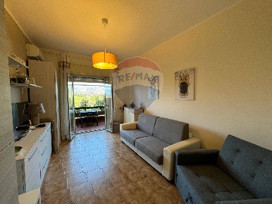 Foto Appartamento in Via Pietrenere, Giardini-Naxos di 35 m² con 1 locali