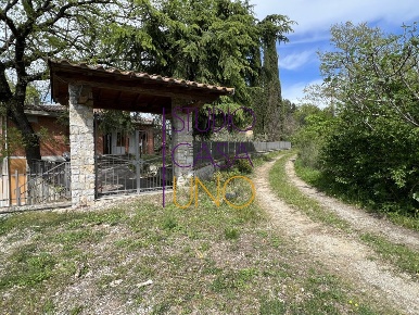 Foto Villa singola in BUCINE, Bucine Centro di 400 m² con 7 locali