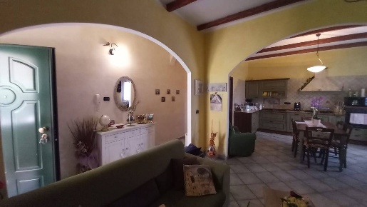 Foto Appartamento in VIA SAN MICHELE, Ozieri Centro di 129 m² con 6 locali