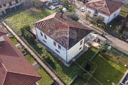 Foto Villa singola in Via Principe Umberto, Bonate Sopra Ghiaie di 260 m²