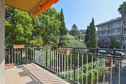 Foto Appartamento in Via Vittorio Veneto, Bordighera Centro di 86 m²