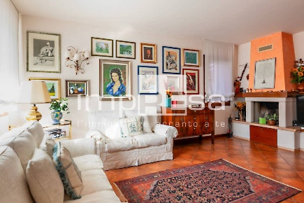 Foto Villa bifamiliare in via A De Gasperi, Silea Cendon di 250 m²