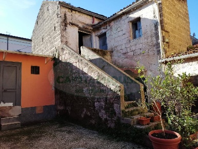 Foto Appartamento a Macerata Campania Centro di 100 m² con 3 locali
