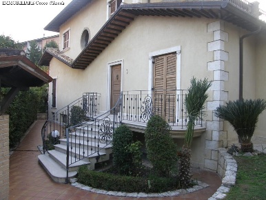 Foto Villa singola a Folignano di 415 m² con 14 locali in vendita
