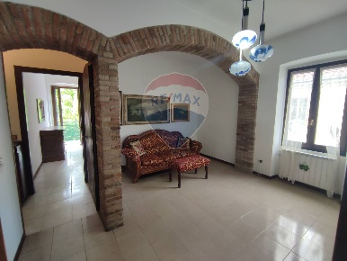 Foto Appartamento in via garibaldi, Fino Mornasco Centro di 85 m²