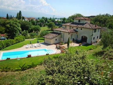 Foto Appartamento a Cavriglia di 350 m² con 8 locali in vendita