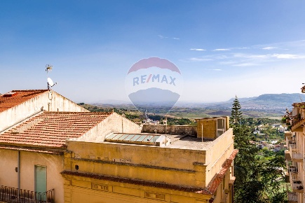 Foto Appartamento in Via Antonino Lo Presti, Salemi Centro di 179 m²