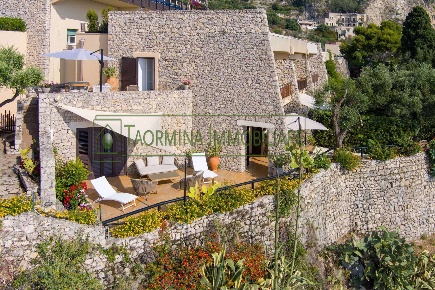 Foto Appartamento in via Nazionale, Taormina di 309 m² con 10 locali