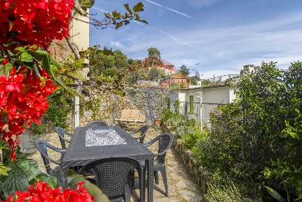 Foto Appartamento in via cardellino, Alassio di 109 m² con 4 locali