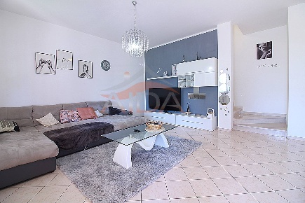 Foto Villa unifamiliare in GANDOLFI, Conselice di 360 m² con 10 locali