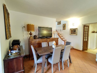 Foto Villa unifamiliare a Montignoso Debbia, Cervaiolo di 152 m² in vendita