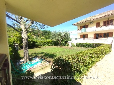 Foto Appartamento a Folignano Centro di 11265 m² con 4 locali in vendita