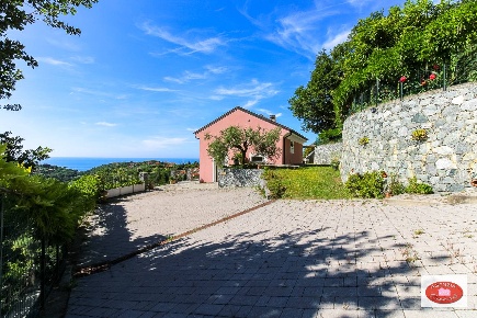 Foto Villa singola in Via Dei Siri, Albisola Superiore in vendita
