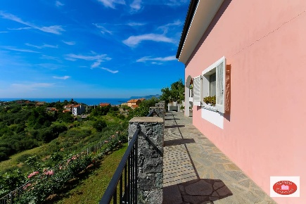 Foto Villa singola in Via Dei Siri, Albisola Superiore Centro di 132 m²