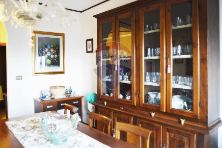Foto Appartamento a Castelletto sopra Ticino Centro di 70 m² con 4 locali