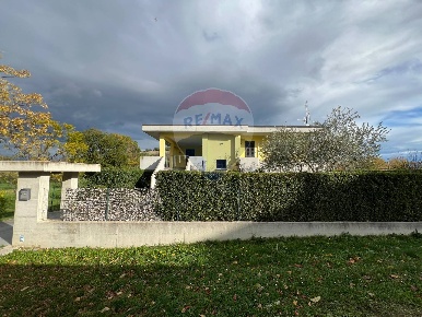 Foto Villa singola in Contrada Campanelle, Atessa di 261 m² con 8 locali
