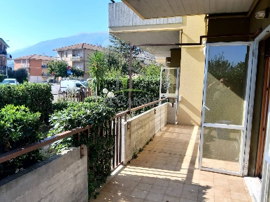 Foto Appartamento in Via Foggia, Folignano Centro di 100 m² con 5 locali