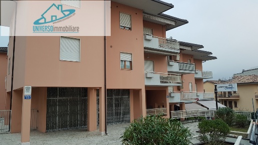 Foto Appartamento in VIA CENCIARINI, Folignano Centro di 138 m² in vendita
